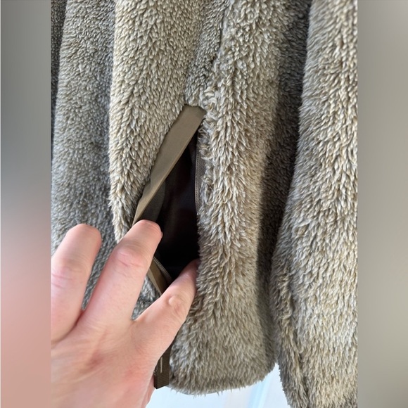 L.L.BEAN-Women's Hi-File Fleece Pullover size large - Picture 5 of 7